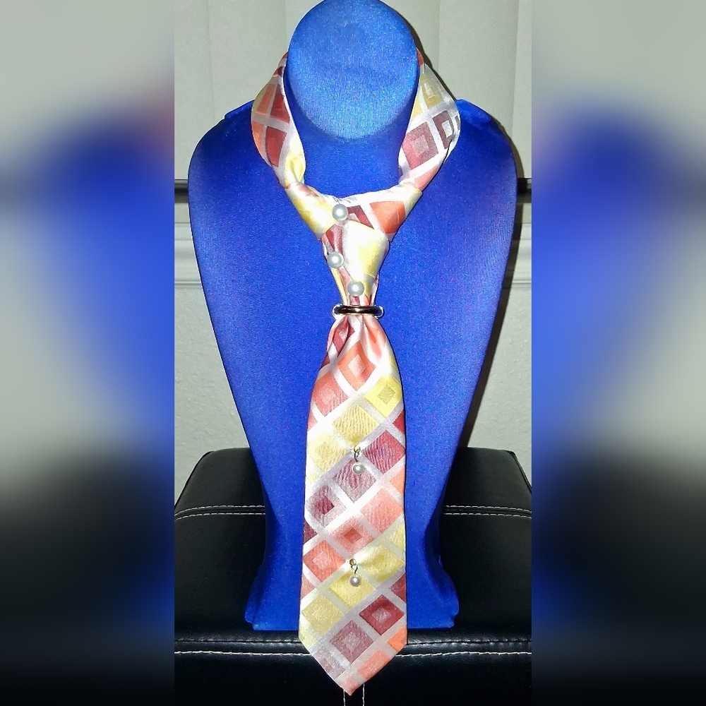 👔IT'S A SALE!! DEBONAIR COUTURE TIE NECKLACE👔